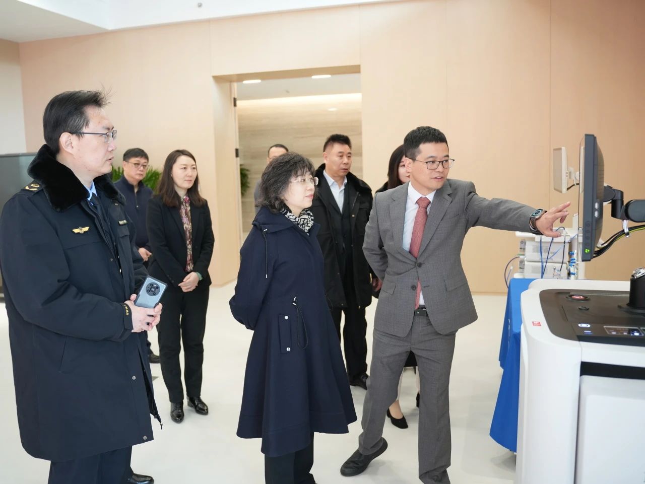 北京市药监局辅导一行莅临JIUYOU.com医疗发展春节前安全督导查抄及座谈调研